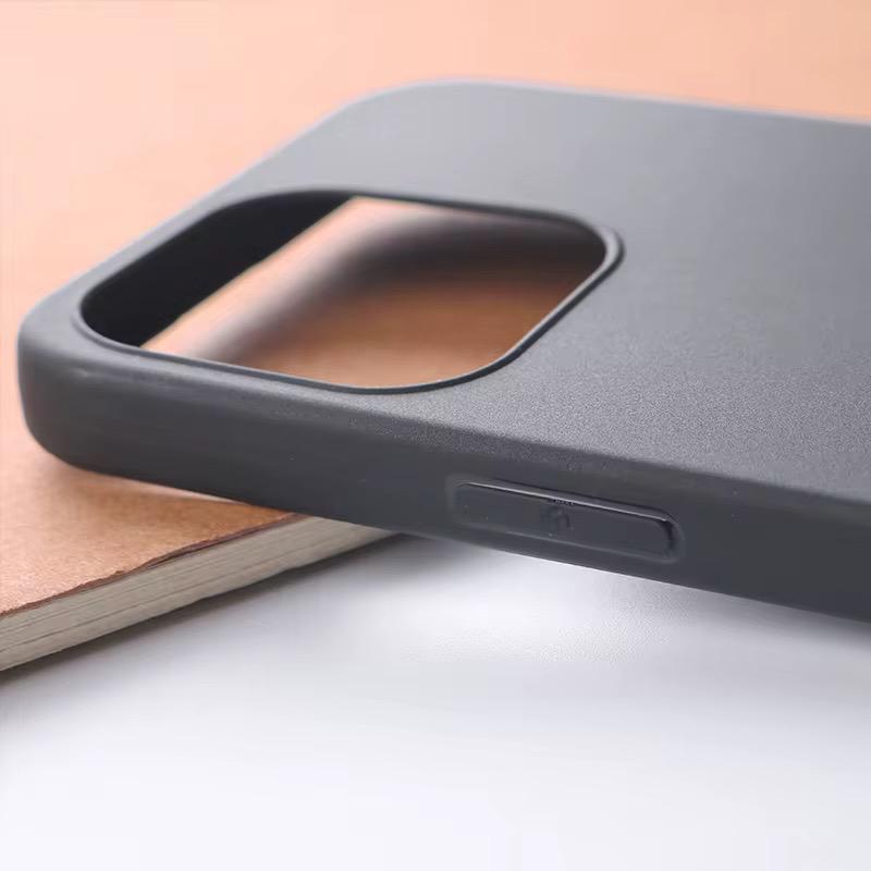 REZ Schwarz Siliconcase iPhone