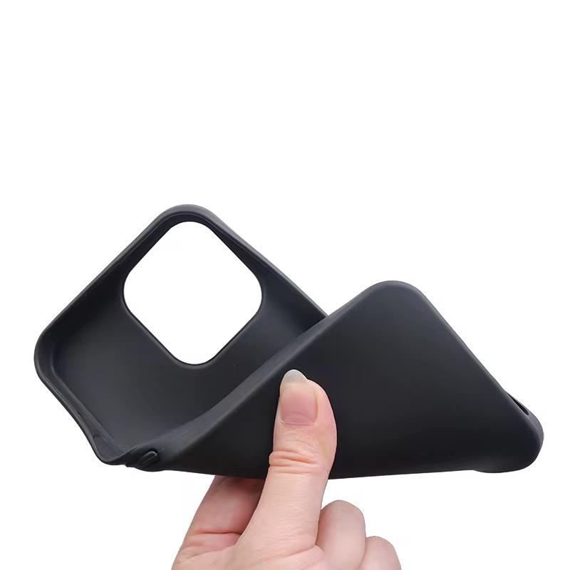 REZ Schwarz Siliconcase iPhone